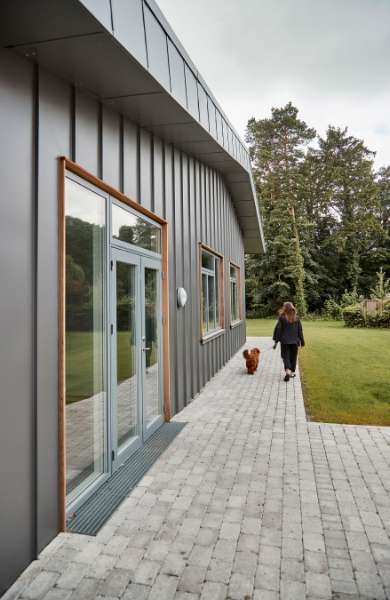 Die Sankt-Birgitta-Schule erhält einen supereleganten „Stahlpavillon“, Privatschule – Østergade 64, 4930 Maribo, Dänemark